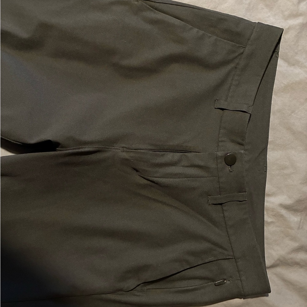 Men’s Lululemon Commission Pants
